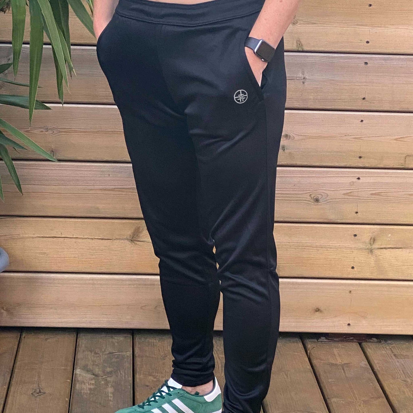 FRAN - Slim Fit Training Pants - Black
